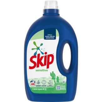 Skip Detergente Líquido para Máquina de Roupa Sensitive embalagem 44 doses