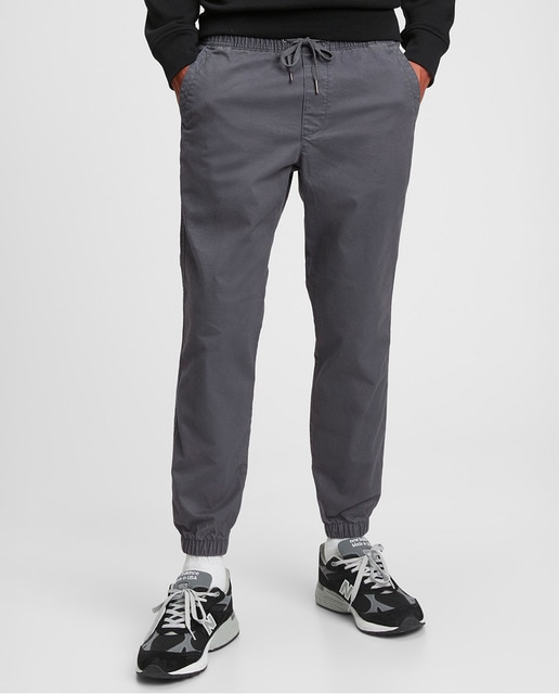 Pantalón jogger liso essential de hombre