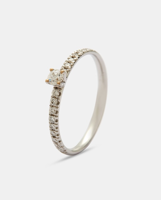 Anillo solitario de oro y brillantes