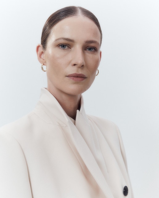 Blazer de mujer lisa con cierre cruzado