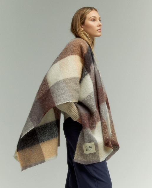 Capa de cuadros en beige