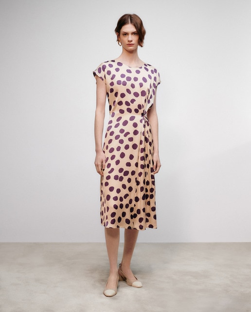 Vestido de mujer manga corta con pliegue delantero