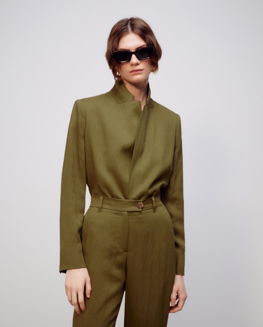 Blazer traje de mujer arrugado