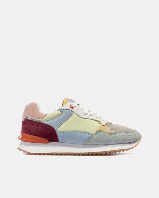 Zapatillas de mujer en verde bajas tipo running con detalles multicolor y suela serigrafiada