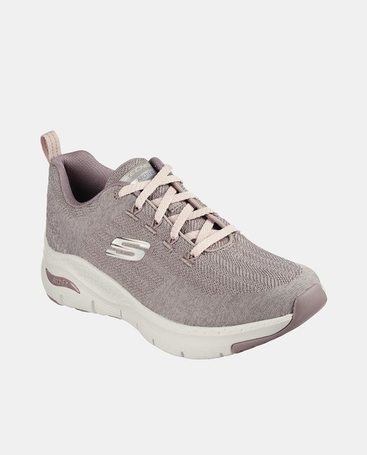 Zapatillas de mujer Arch fit en morado bajas tipo running con parte superior de malla y detalle de logotipo