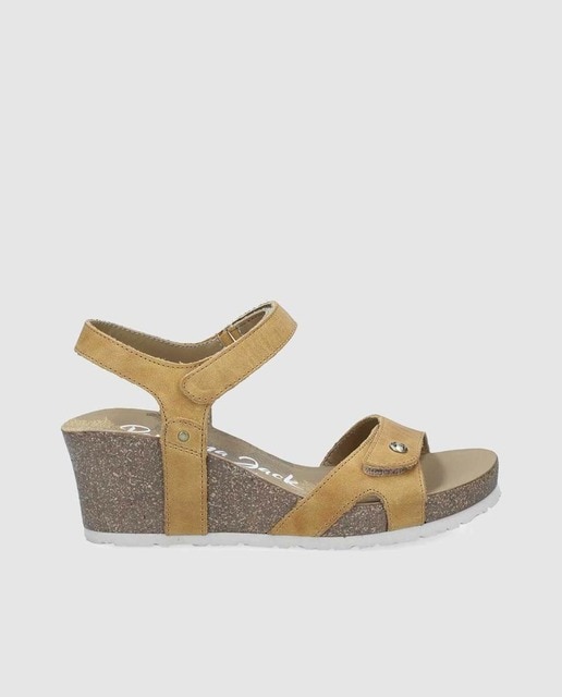 Sandalias de cuña de mujer Panama Jack de  serraje en color mostaza