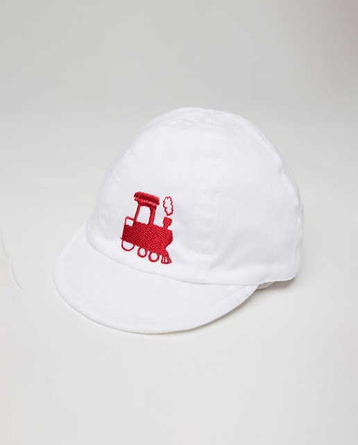 Gorra blanca con diseño tren