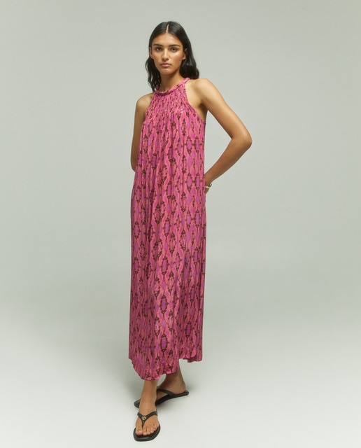Vestido sin mangas estampado largo con cuello halter