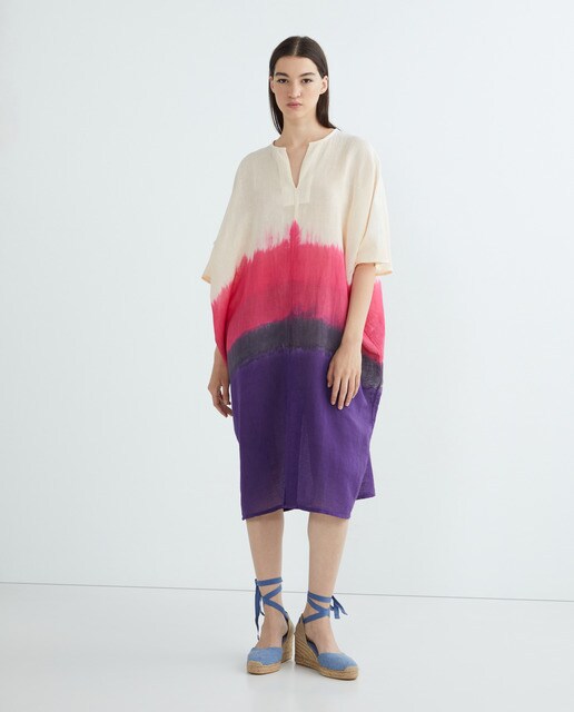 Caftán tie dye con cuello pico