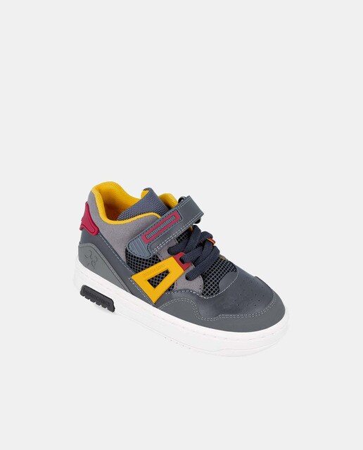 Botines de niño tipo casco combinado con rejilla