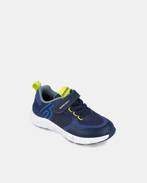 Zapatillas deportivas de niño con rejilla