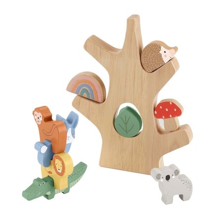 Árbol con animales de madera 