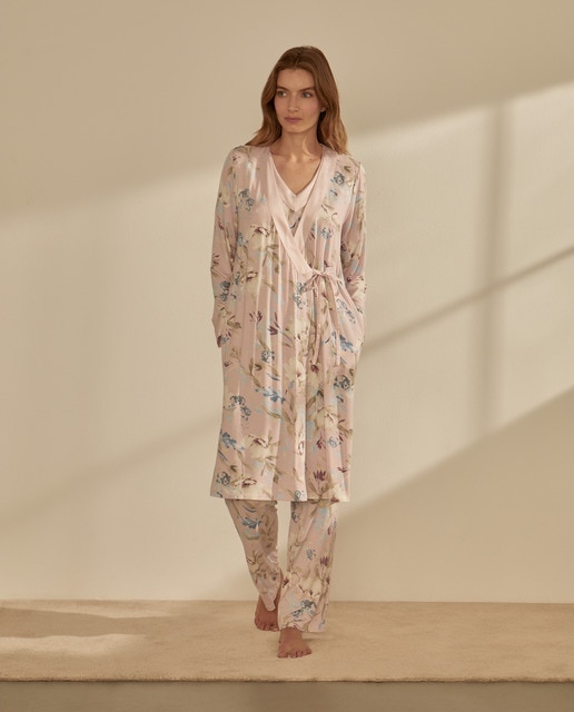 Bata de mujer con cinturón