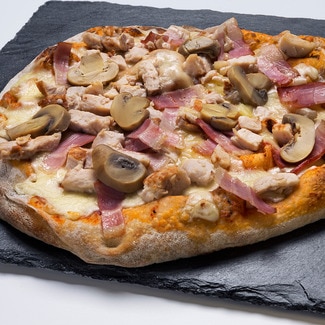 Pizza de pollo braseado con bacon y champiñones caja 420 g - Mamamasa