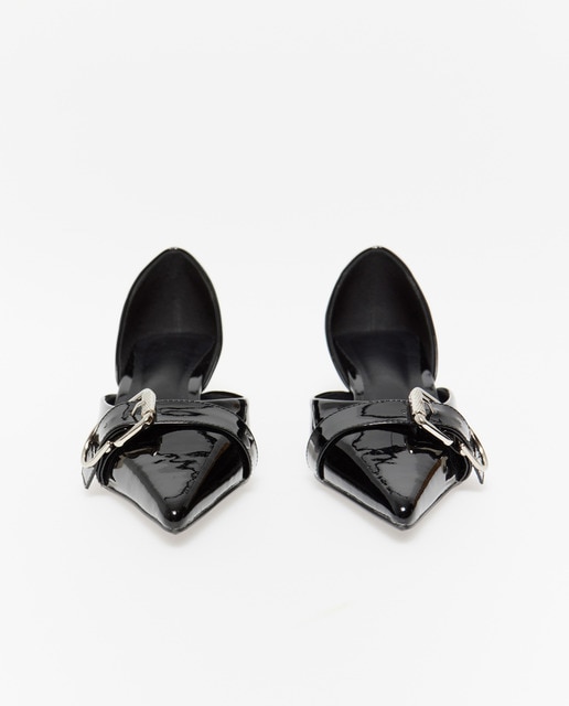 Zapato destalonado hebilla