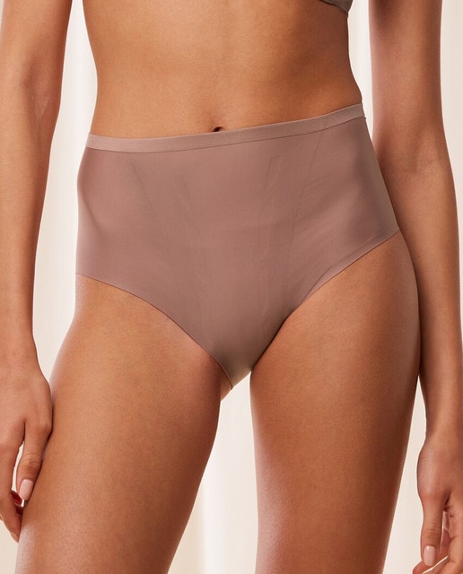 Triumph - Braga con moldeado ligero.