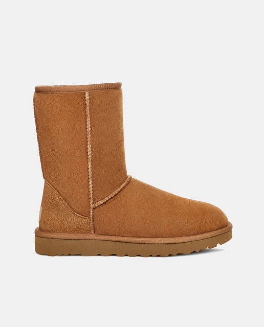 UGG - Botas Classic Short II de mujer con caña media y forro interior de pelo.