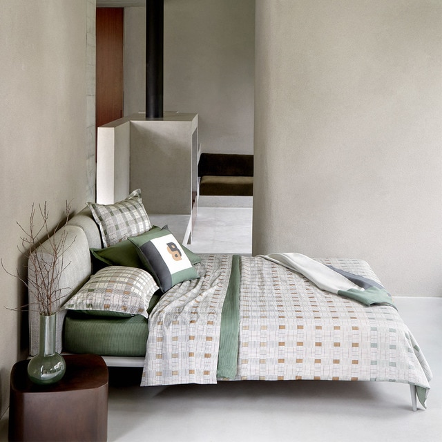 Imagen de Hugo Boss - Funda nórdica de satén Manifesto 🛏️ en OfertitasTOP