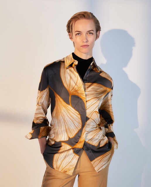 Blusón de manga larga satinada