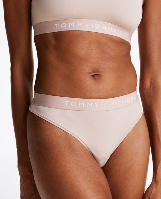 Tanga con logo tonal en la cintura