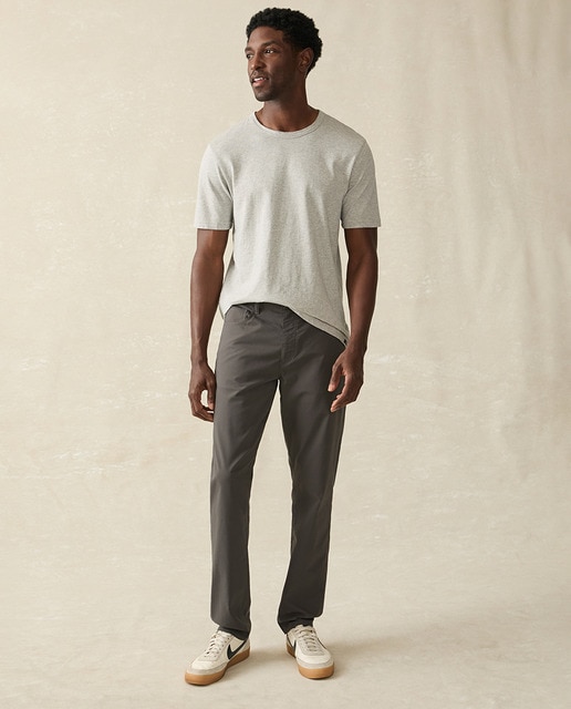 Faherty - Pantalón de hombre Movement 5 bolsillos.