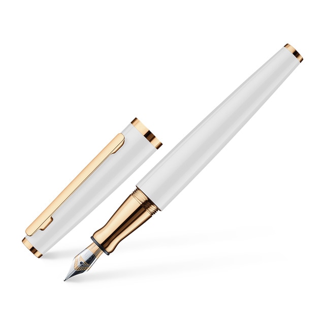 Estilográfica de aluminio macizo lacado brillante herrajes oro rosa Otto Hutt blanco.