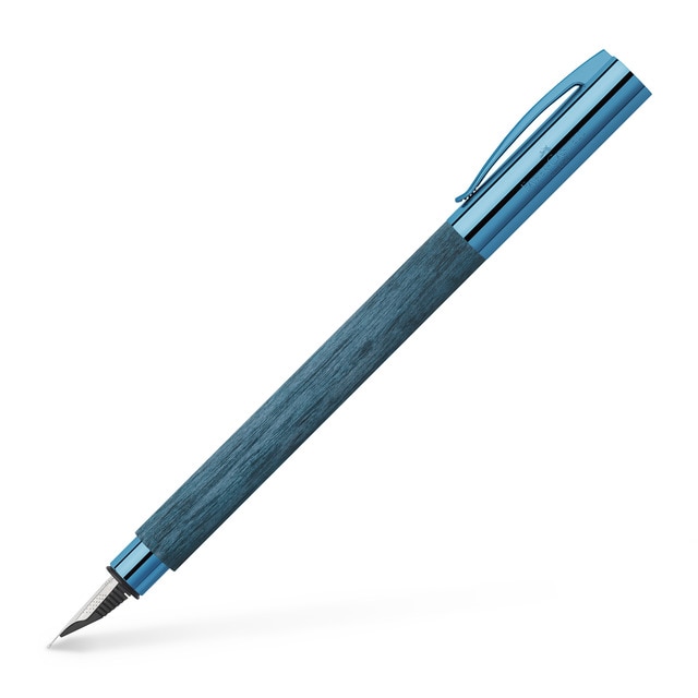 Pluma estilográfica de madera de carpe edición 20 aniversario punta M Faber-Castell azul.