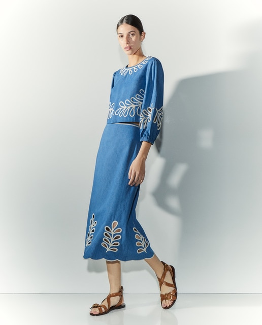 Falda mide de mujer denim bordado