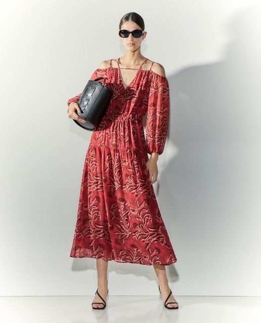Vestido de mujer manga larga chiffon estampado hombro descubierto