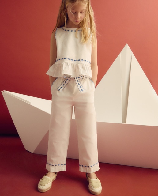 Pantalón con cinturón de niña