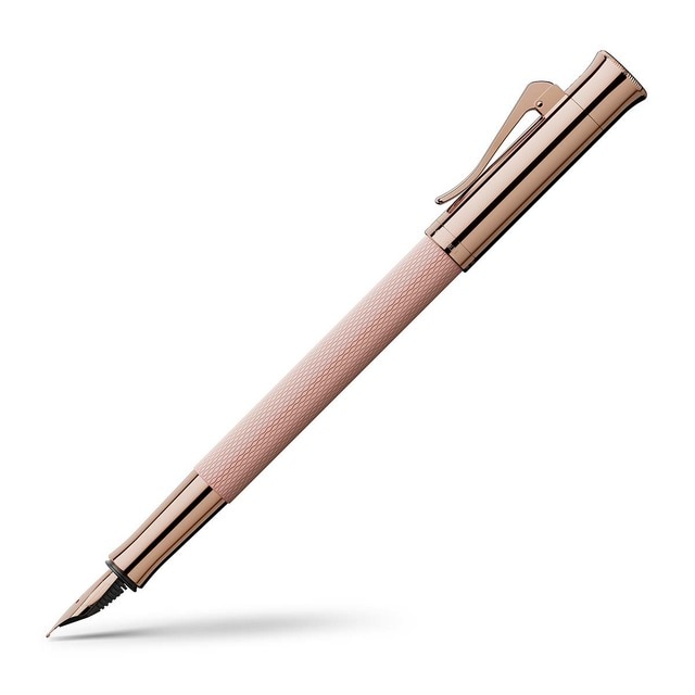 Pluma estilográfica guilloche rose blush punto F Graf von Faber-Castell.