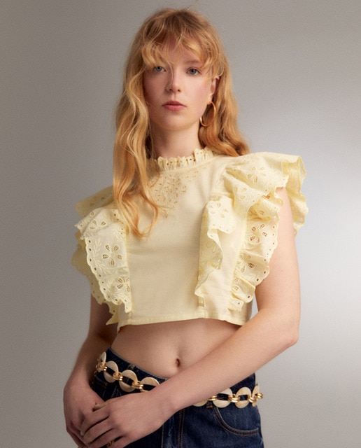 Blusa corta volantes