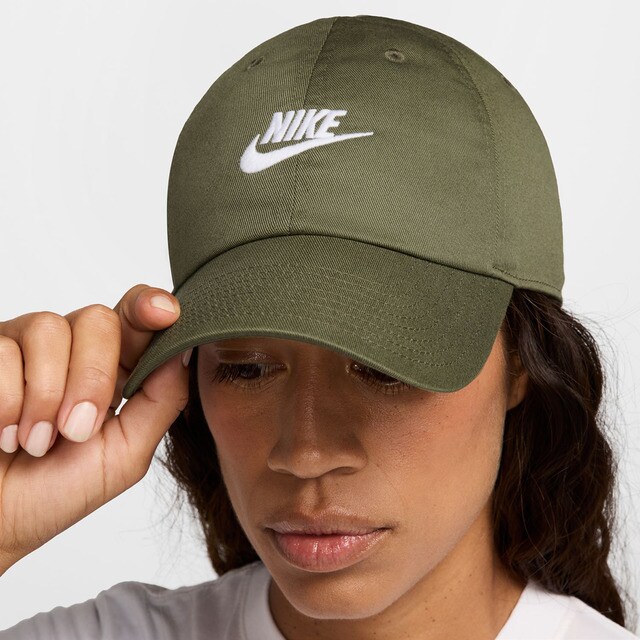 Oferta de El Corte Ingles ES - gorra en Undealed España