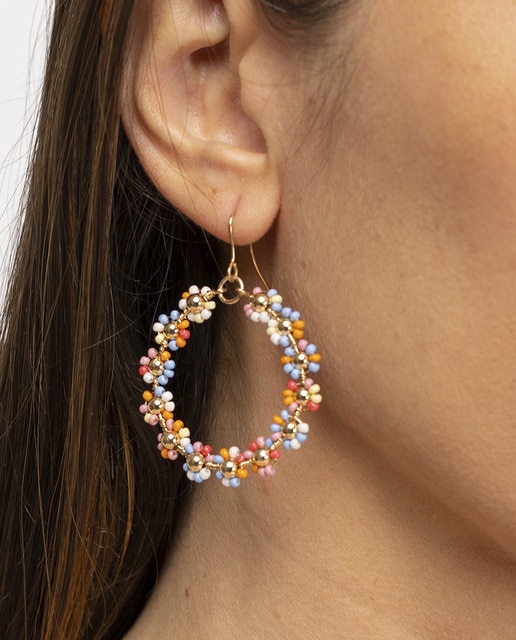 Pendientes de mujer con abalorios coloridos
