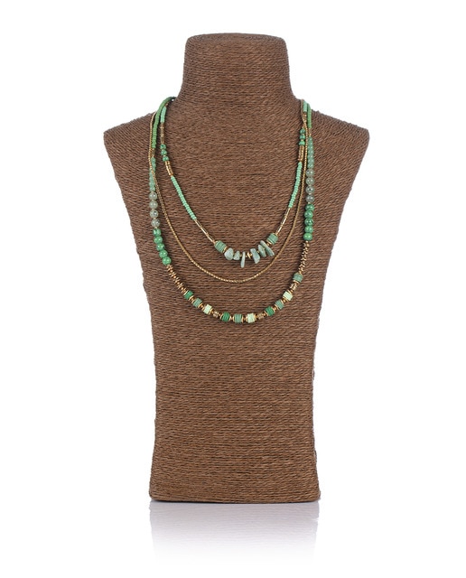 Collar de mujer con abalorios coloridos