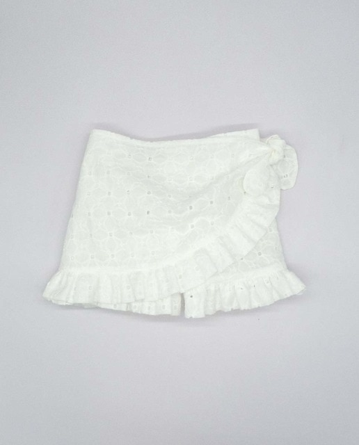 Short pareo con nudo bordado
