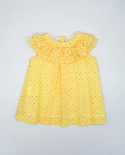 Vestido con cuello volante