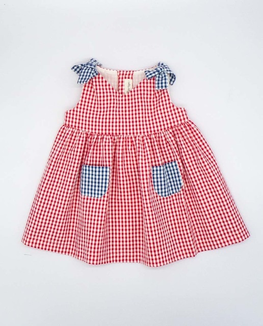 Vestido con lazos y bolsillos