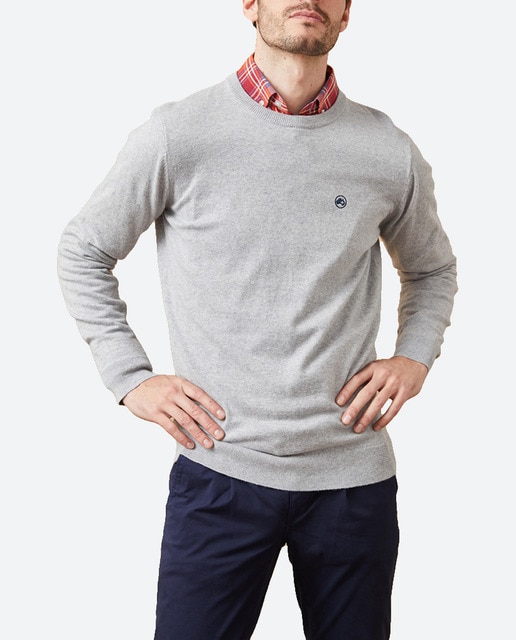 Jersey de hombre liso de cuello redondo.