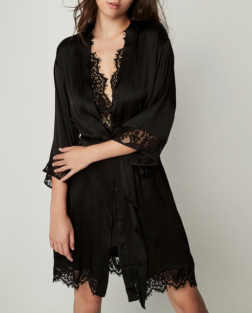 Bata de mujer lencera corta