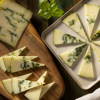 Queso curado de oveja al pesto peso aproximado pieza 3,5 kg - Vega Sotuelamos