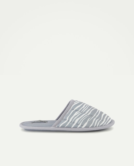 Énfasis - Zapatillas destalonadas de mujer con estampado de cebra.