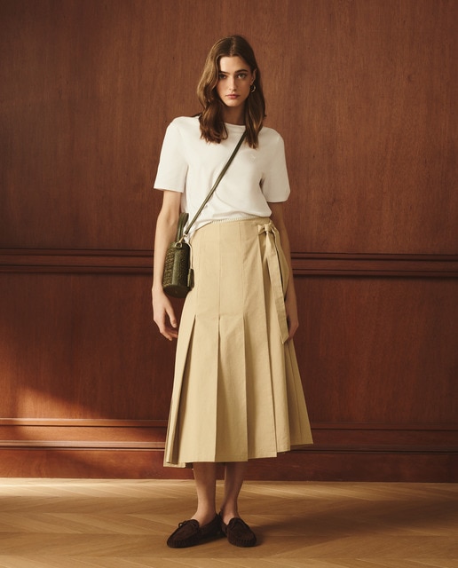 Lloyd's - Camiseta de mujer con amnga corta y cuello caja.