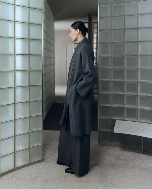 Woman Limited El Corte Inglés - Abrigo tricot de mujer con cuello solapa.