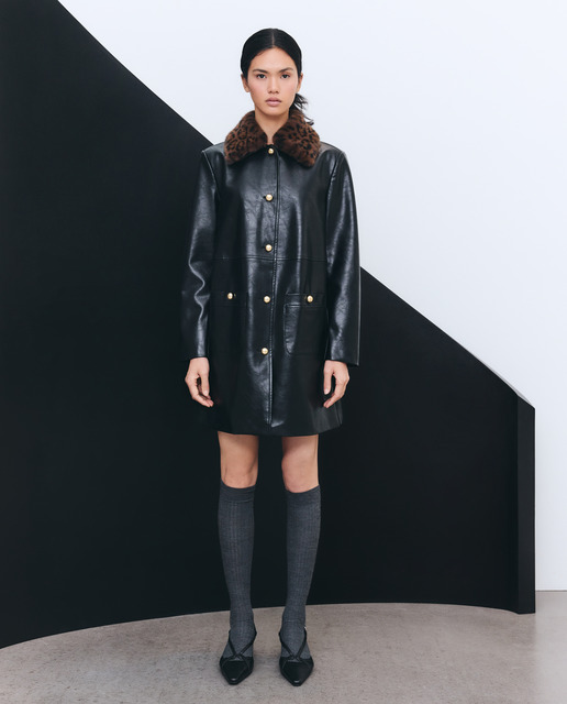 Trench de mujer efecto piel con cuello desmontable