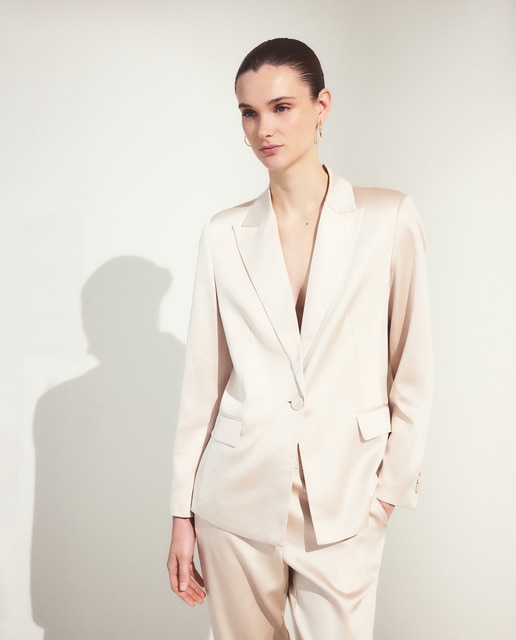 Woman El Corte Inglés - Blazer de mujer lisa satinada.