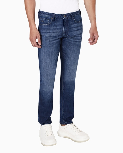 Emporio Armani - Vaquero de hombre J06 slim fit lavado con bigotes.