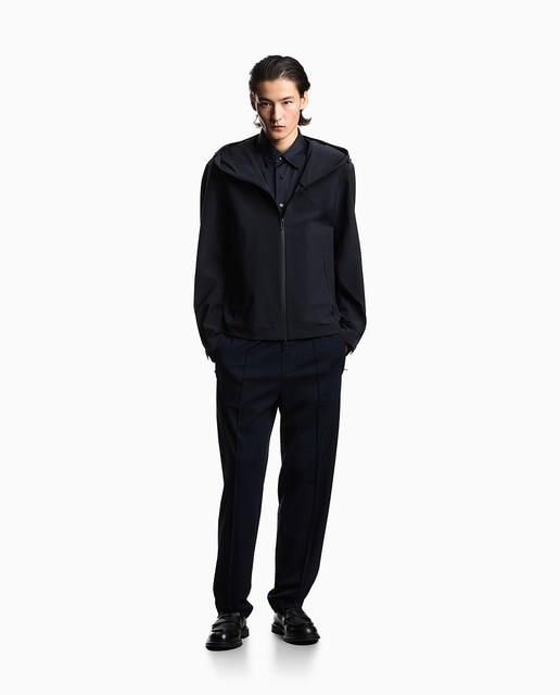 Emporio Armani - Pantalón chino de hombre regular fit con cintura elástica.
