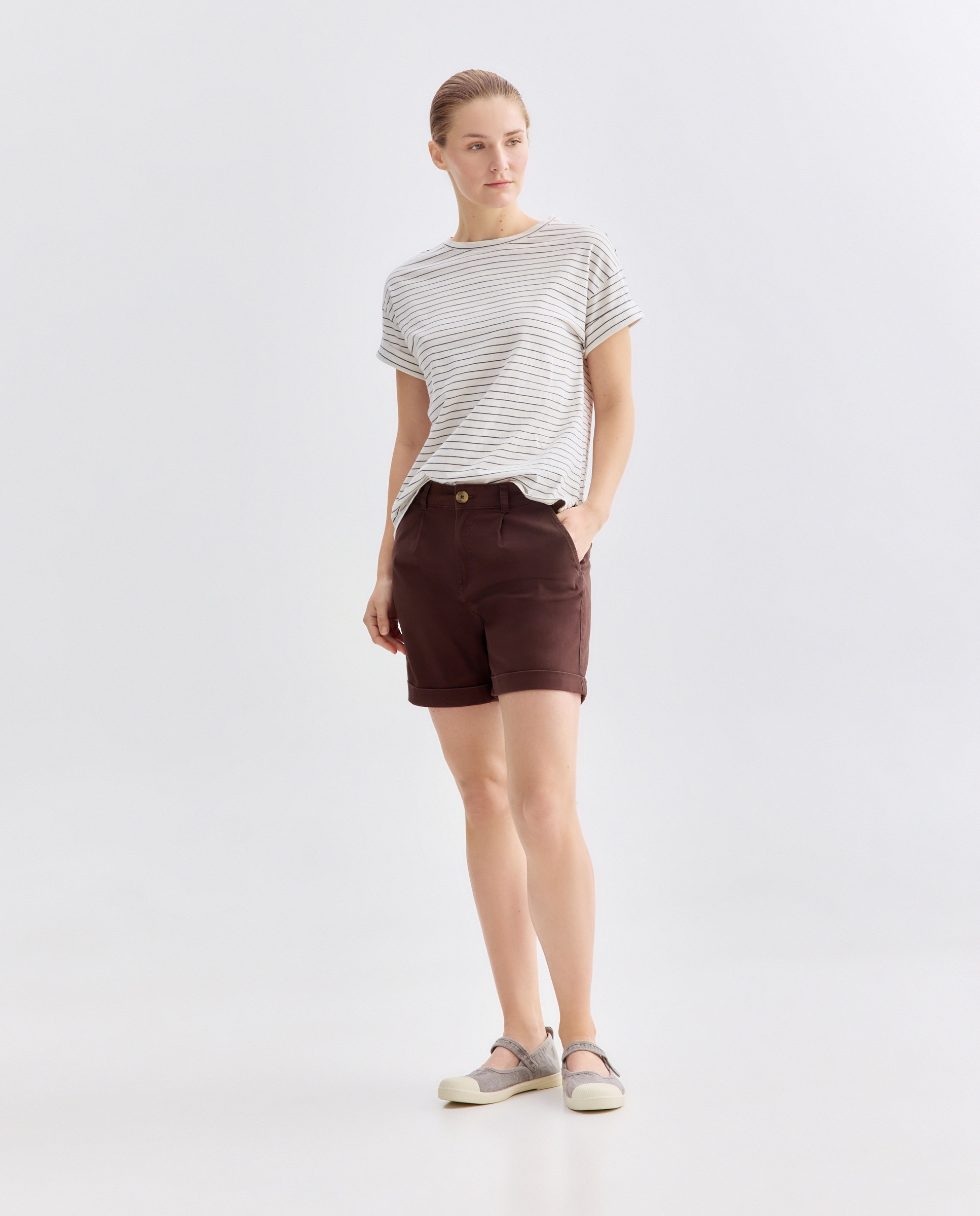 Imagen 0 de Short de mujer con pinzas