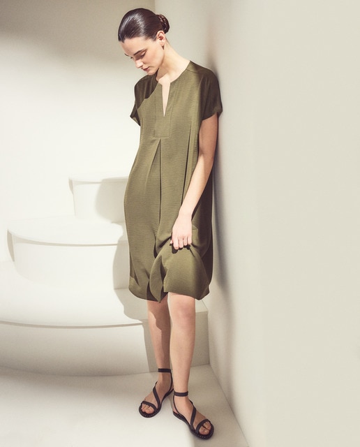 Woman El Corte Inglés - Vestido de manga corta y cuello pico air flow.